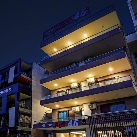 구르가온 Dm 45 Near Huda City Centre B&B 외부 사진