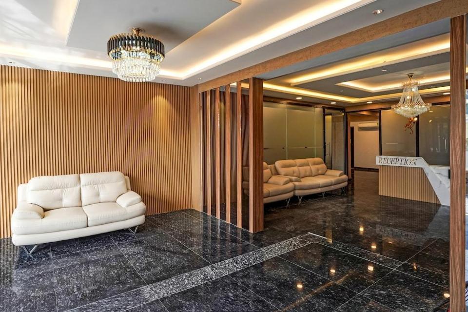 구르가온 Dm 45 Near Huda City Centre B&B 외부 사진